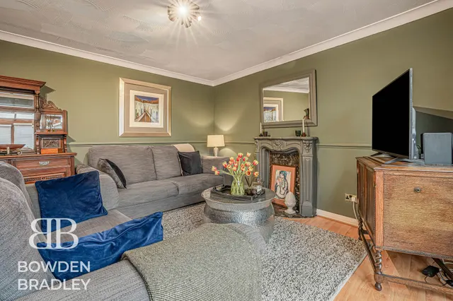 Photo 3 — Copperfield, Chigwell, IG7