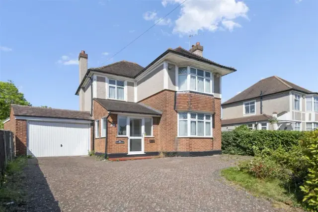 Pembroke Road, Ruislip
