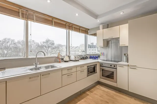 Photo 2 — 152, Grosvenor Road Pimlico, London SW1V 3JL