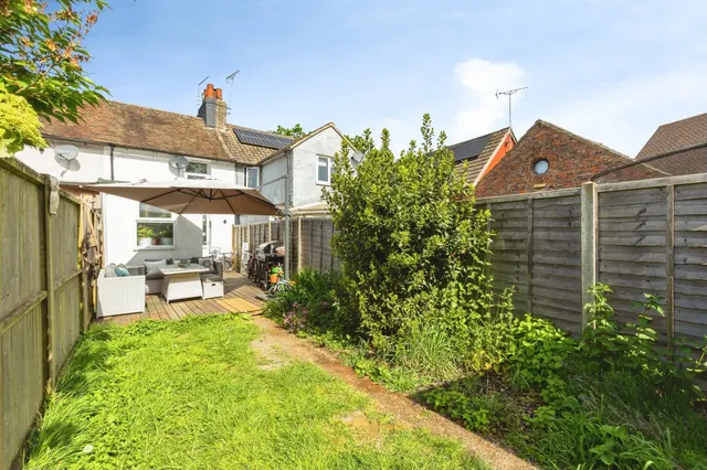 Photo 2 — Chapel Row, Kingsnorth, Ashford