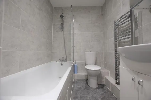 Tenterden Drive, Canterbury, CT2, photo 3
