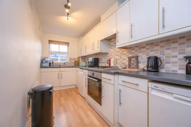 Teasel Drive, Kettering, NN14, photo 3
