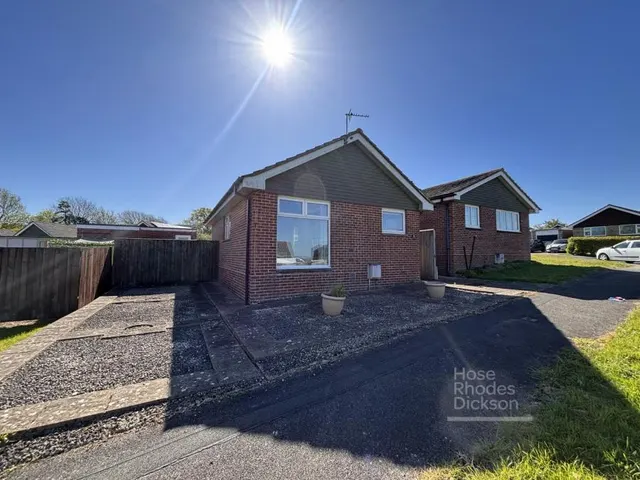 Greenwood Walk, Newport, PO30, photo 1