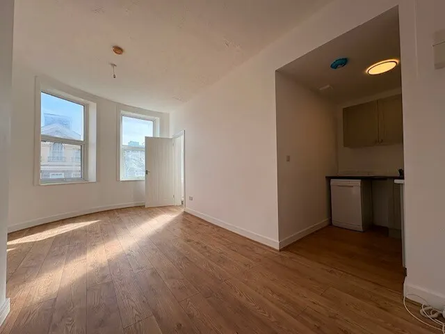 Terminus Road, Eastbourne, BN21, photo 2