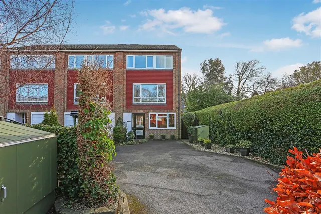 Walnut Mews, Sutton, SM2 5TL, photo 1