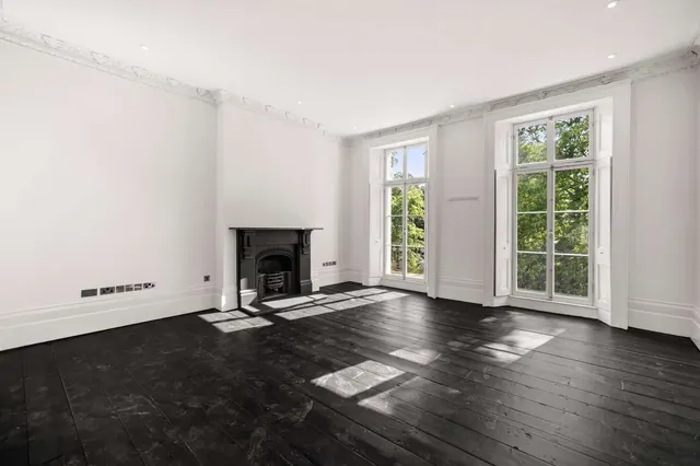 Photo 2 — Norland Square, Holland Park, London, W11 4PX