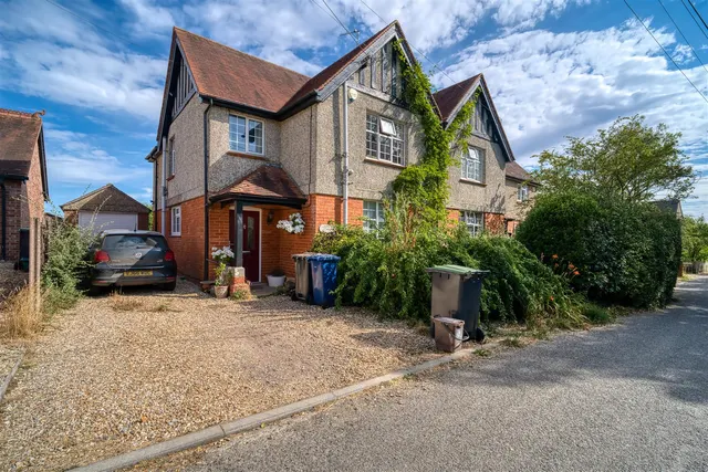 Wavering Lane West, Gillingham, photo 1