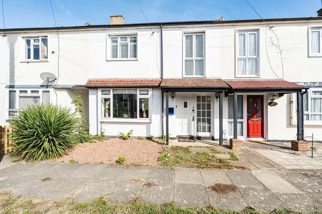 Kenyngton Drive, Sunbury-on-thames, TW16, photo 1