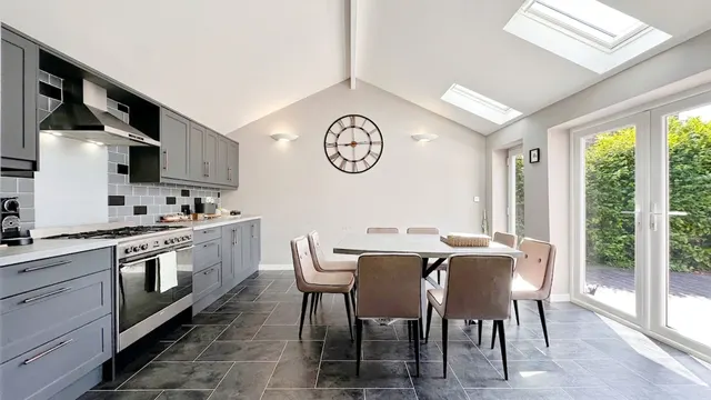 Hazel Drive, Stockport, photo 2