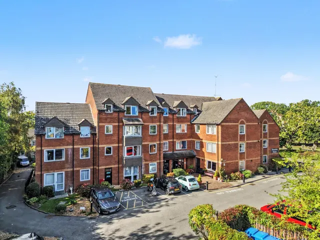 Station Road, BH14, photo 1