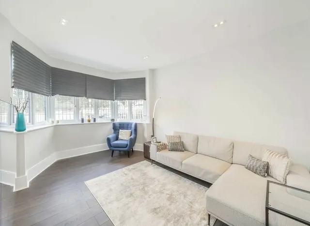 Photo 3 — Talbot Crescent, Hendon, NW4