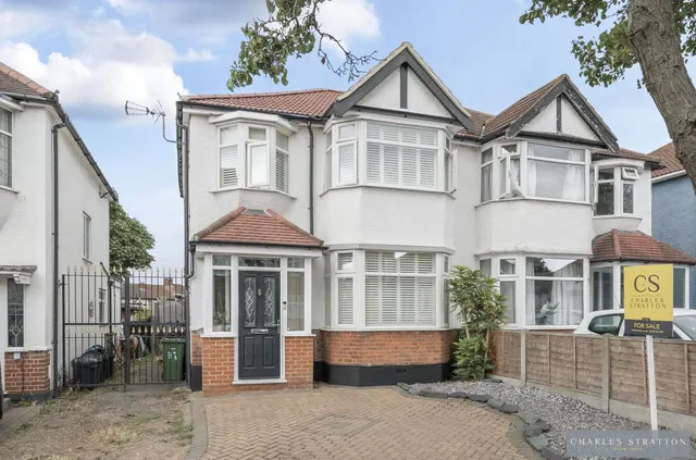 Photo 2 — Carlton Road, Romford, Essex, RM2 5AU