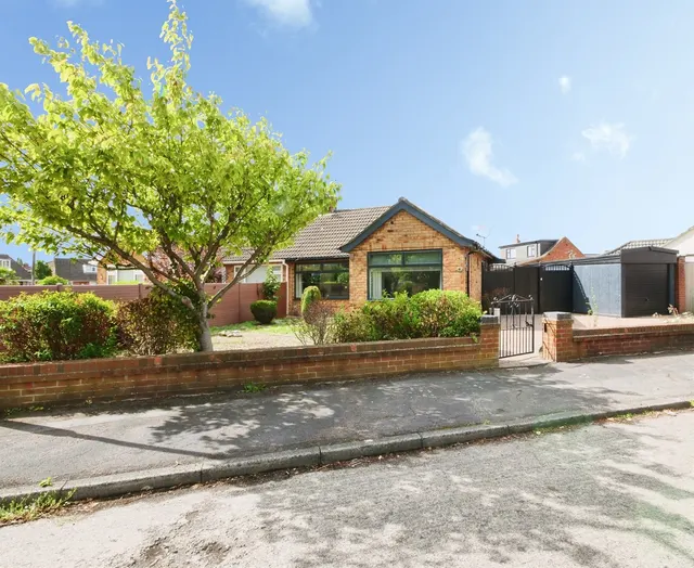 Elmpark Vale, YORK, photo 1
