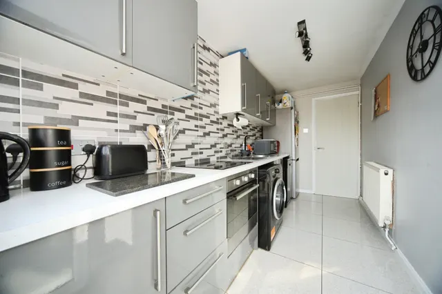 Claverley Green, Luton, LU2, photo 3