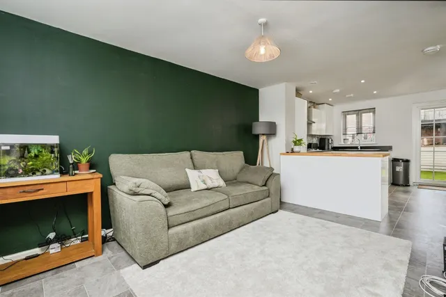 Andromeda Grove, Sherford, PL9, photo 2