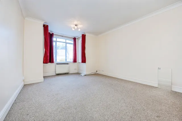 Photo 2 — Latium Close, Holywell Hill, St. Albans