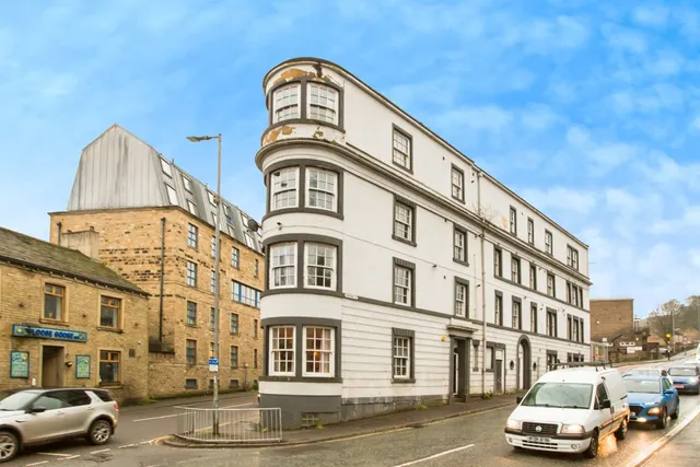 Sowerby Street, Sowerby Bridge, HX6, photo 1