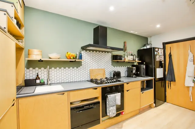 Sowerby Street, Sowerby Bridge, HX6, photo 3