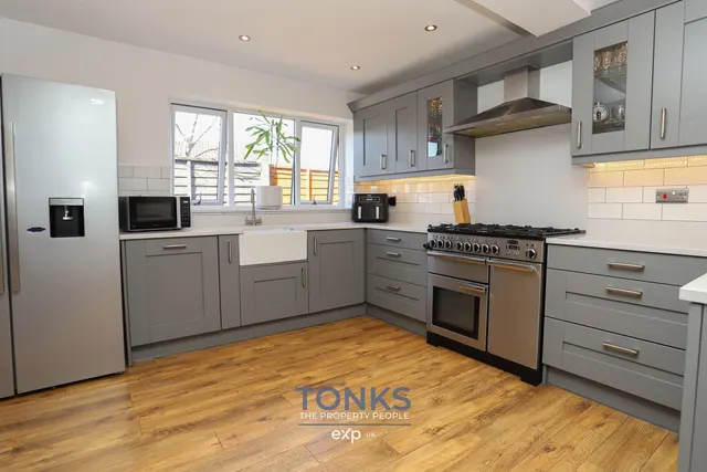 Photo 2 — Hamilton Avenue, Halesowen, B62 8SZ