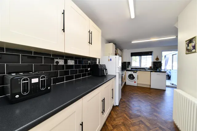 Photo 2 — Tye End, Stevenage, Herts, SG2 8TU