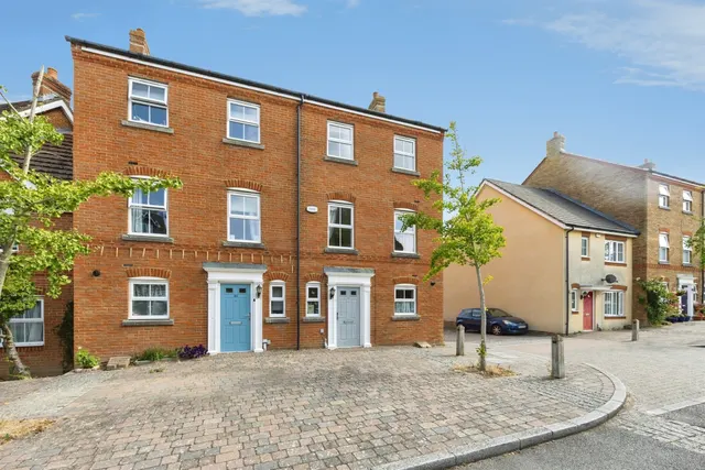 Poppy Mead, Kingsnorth, TN23, photo 1