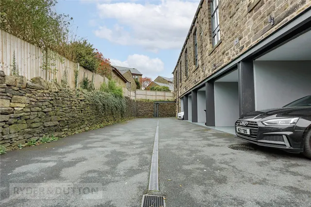 Sandy Lane, Dobcross, OL3, photo 3