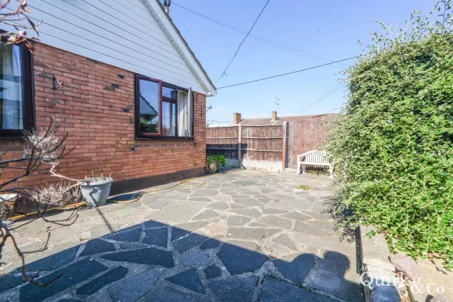 South Parade, Canvey Island, SS8, photo 1