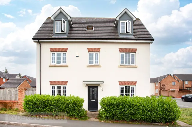 Loughrigg Drive, Middleton, M24, photo 2