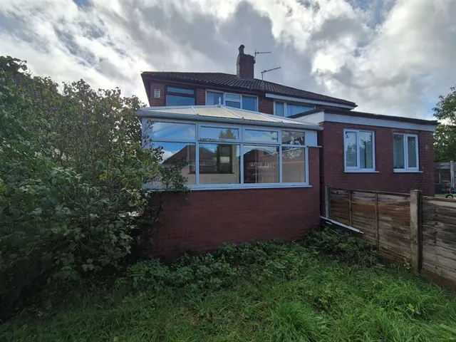 Willows Lane, Rochdale, OL16, photo 2