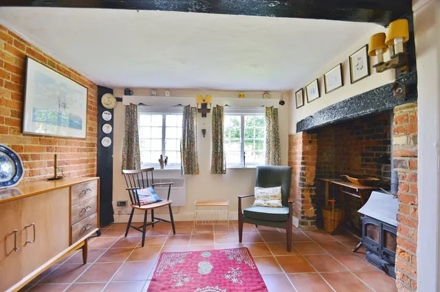 Worminghall Road, Oakley, photo 3