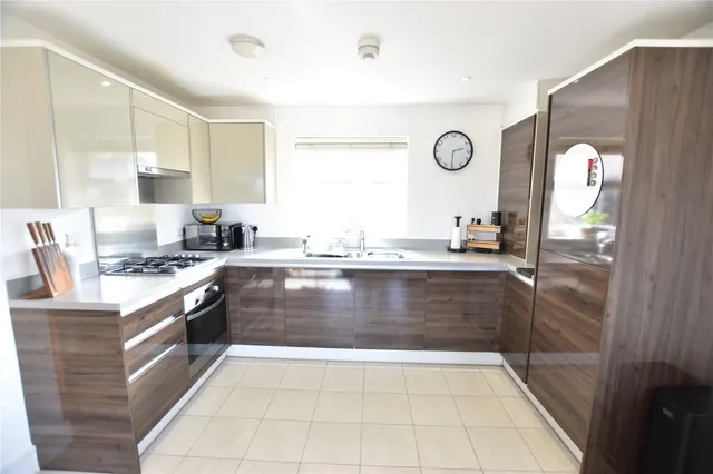 Photo 3 — Kenley Place, Farnborough, Hampshire, GU14 6FU
