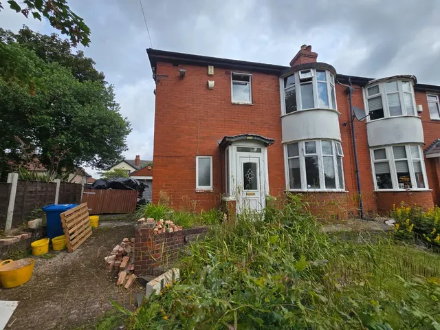 Holyrood Grove, Prestwich, Manchester, M25 1PG, photo 1