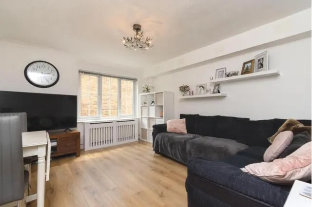 Aspen Vale, Whyteleafe, CR3, photo 3