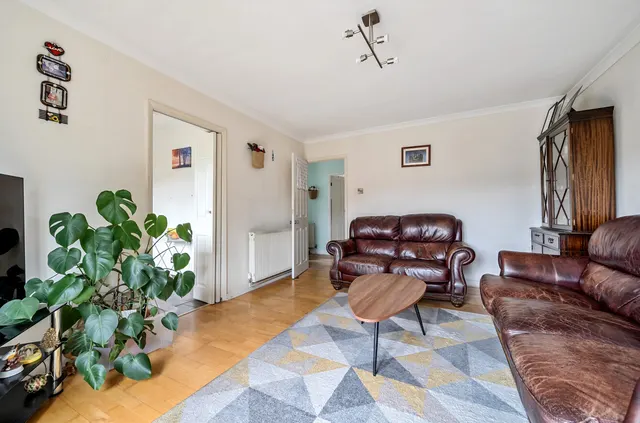 Photo 3 — Woodville Road, Barnet, EN5 5NH