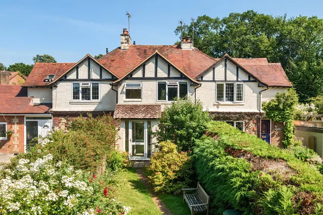 Portsmouth Road, Liphook, GU30, photo 1