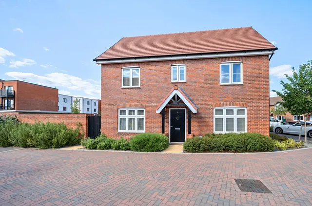 Union Road, Deepcut, Camberley, Surrey, GU16 6TE, photo 1