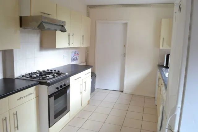 Rolleston Drive, Nottingham, NG7, photo 1
