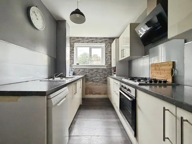 Riddrie Knowes, Glasgow, G33, photo 3