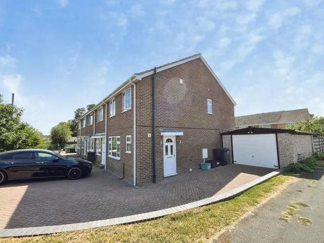 Sawyers Crescent, Copmanthorpe, YO23, photo 1