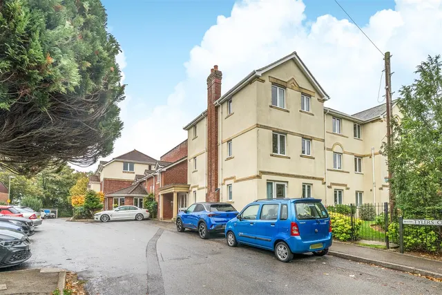 Tylers Close, Lymington, SO41, photo 1