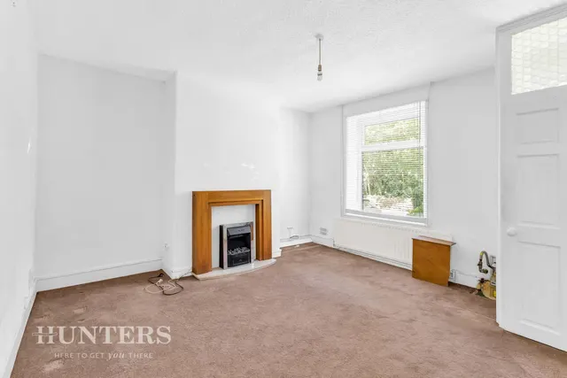 Manchester Road, Greenfield, OL3, photo 2