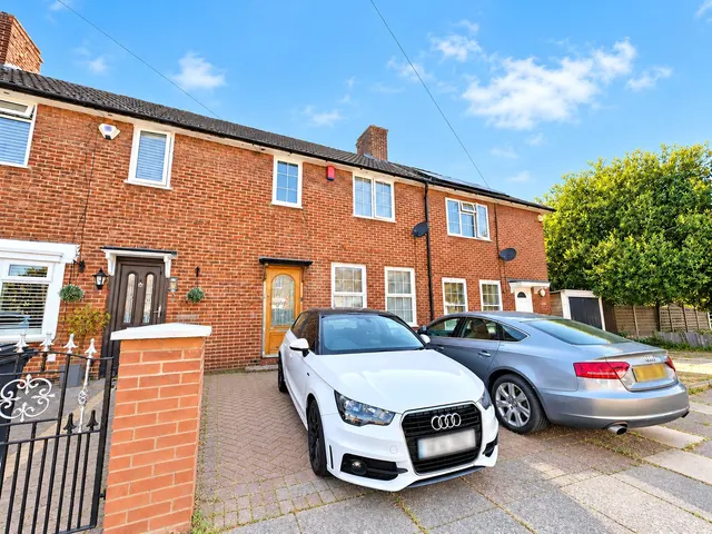 Battersby Road, London, SE6, photo 1