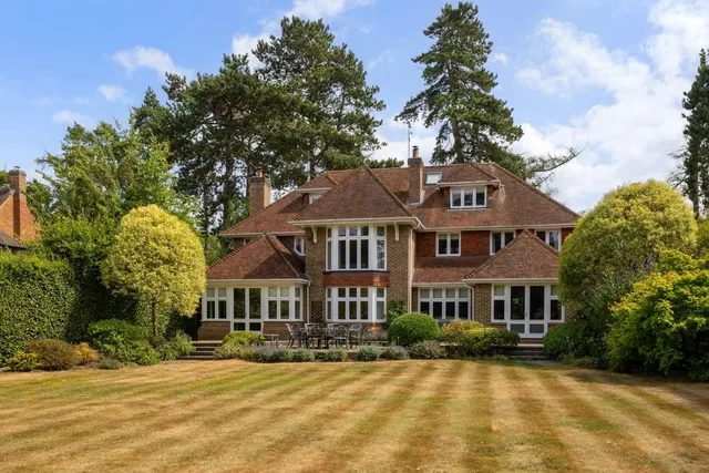 6 bedroom house — Cross Lane, East Common, Harpenden, Hertfordshire, AL5 1BX