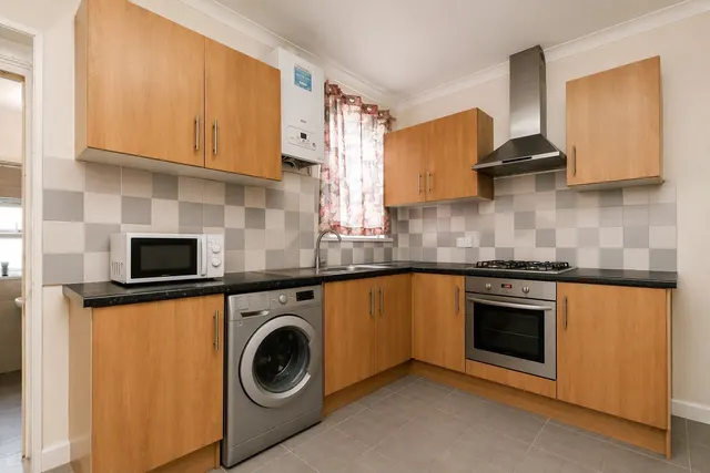 Photo 3 — Augurs Lane, Plaistow, London, E13