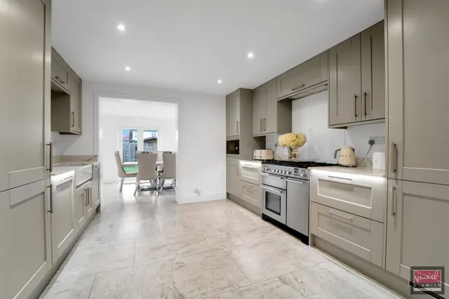 Ashgrove Road, Ashford, photo 3