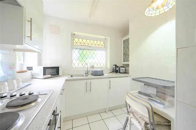 Leafield Close, Leeds, LS17, photo 2