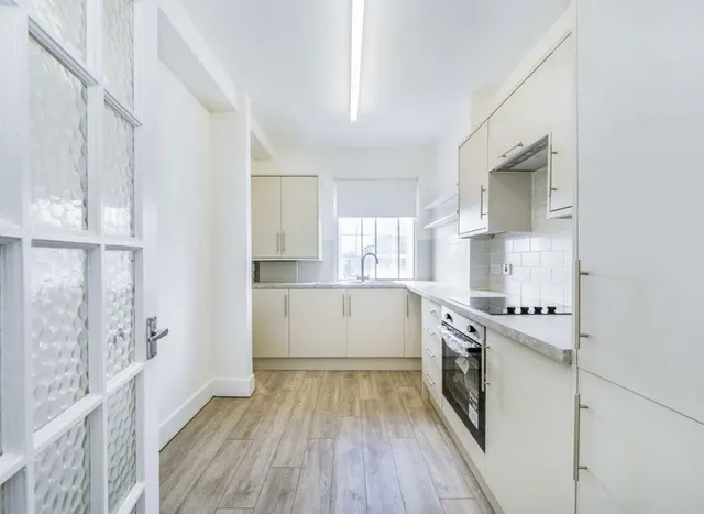 Fitzjohns Avenue, Hampstead, NW3, photo 3