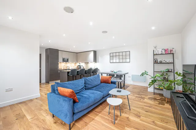 London, NW9, photo 3