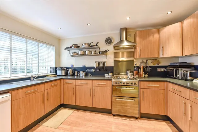 Victoria Road, Chichester, PO19, photo 3