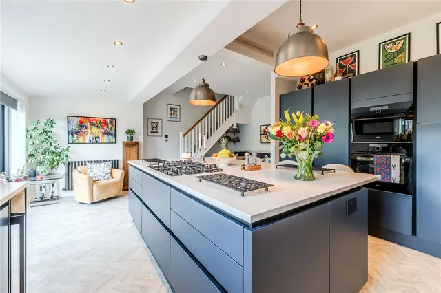 High Moor Grove, Leeds, LS17, photo 2